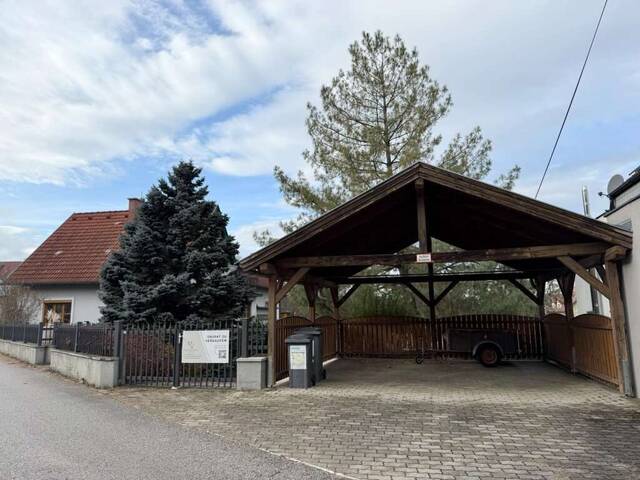 Immobilie in Katzelsdorf - Seltene Chance: Liegenschaft mit zwei Grundstücken und zwei Häusern! - Bild 1