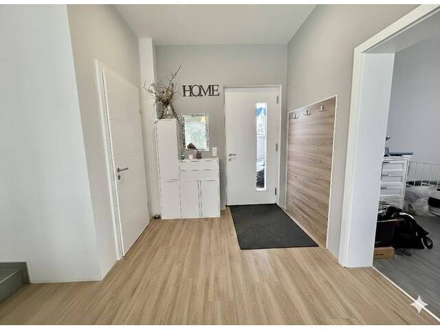 Immobilie in Breitenbrunn - Panoramablick über den Neusiedler See: Architekten Bungalow mit 140m² auf 1.102 m² Traumgrund - Bild 1