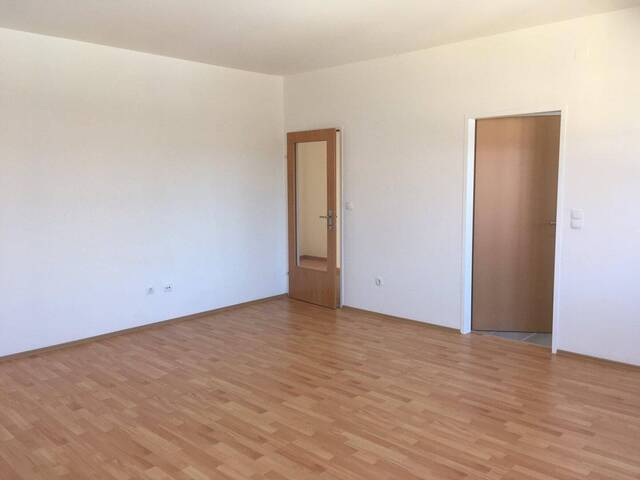 Immobilie in Neunkirchen - Zentrumsnahe 4 Zimmer Wohnung in Neunkirchen - nur 170.000,00 €! - Bild 2