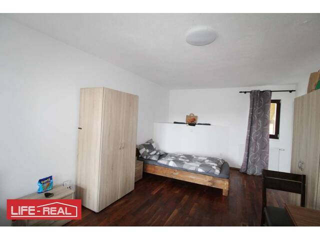 Immobilie in Freistadt - Investitionsmöglichkeit mit Entwicklungspotential - Zwei vermietete Arbeiterquartiere und Betriebsbaugrund mit hoher Rendite! - Bild 2