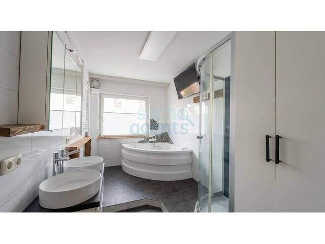 Immobilie in Hörsching - NEUER PREIS! Top renovierte Eigentumswohnung in Hörsching mit verglastem Balkon und Garage - Bild 3