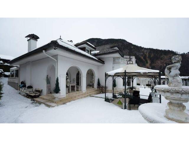 Immobilie in Pertisau - PERTISAU AM ACHENSEE - Luxus pur: Stilvolle Villa mit atemberaubenden Ausblick auf die Tiroler Bergwelt zum Verkauf - Bild 2