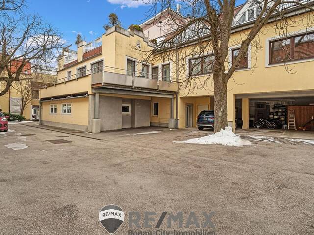 Immobilie in Mödling - Großzügige 215 m² Wohnung mit 35 m² Terrasse in Innenhoflage! - Bild 0