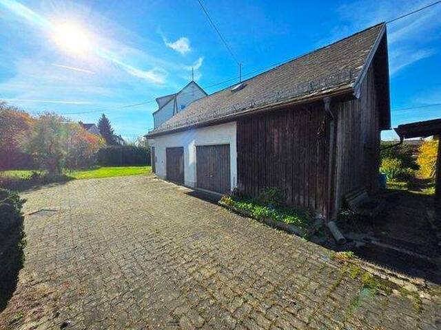 Immobilie in Hochburg-Ach - --Schmuckstück-- Landhaus mit 300 qm WF und über 2000 qm Grundstück - Bild 1