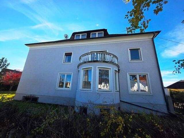 Immobilie in Hochburg-Ach - --Schmuckstück-- Landhaus mit 300 qm WF und über 2000 qm Grundstück - Bild 3