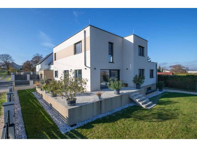 Immobilie in Siegendorf - Exklusives Traumhaus mit Weitblick - modernes Wohnen in bester Lage - Bild 0