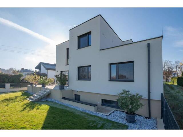 Immobilie in Siegendorf - Exklusives Traumhaus mit Weitblick - modernes Wohnen in bester Lage - Bild 1