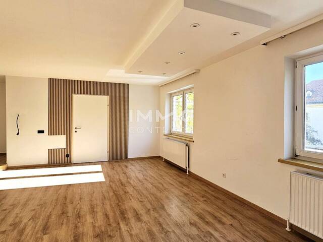 Immobilie in Laxenburg - Geräumige, moderne 4-Zimmer-Wohnung mit zwei Bädern und großer Küche im Zentrum von Laxenburg - Bild 2