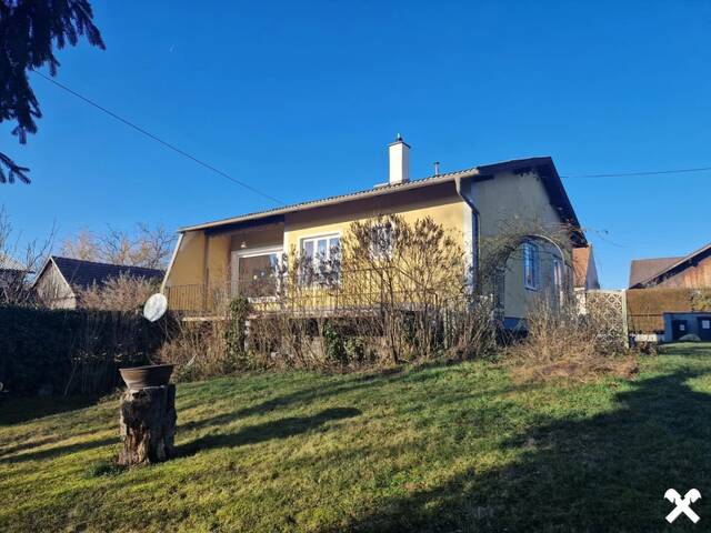 Immobilie in Absdorf - LIEBEVOLLER, KLEINER BUNGALOW IDEAL FÜR 2-3 PERSONEN MIT HERRLICHEM GARTEN SAMT ALTBAUMBESTAND IN BESTER ZENTRUMSNAHER WOHNLAGE - Bild 2