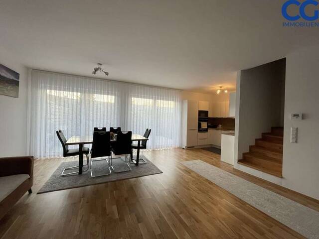 Immobilie in Schwadorf - Stilvolles Reihenhaus mit 4 Zimmer und 2 KFZ-Stellplätzen - Bild 2