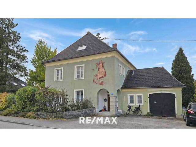 Immobilie in Sattledt - Großzügiges Familienheim, Mehrgenerationenhaus oder Anlageobjekt im Zentrum von Sattledt - Bild 0