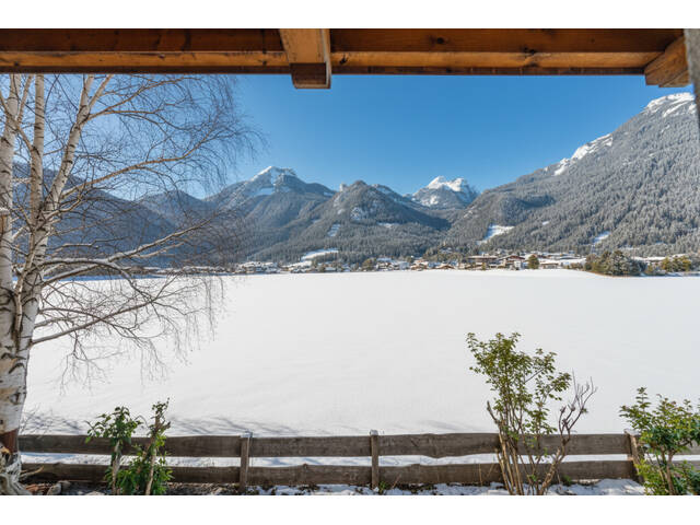 Immobilie in Eben am Achensee - 179 m² Wohnraum im Bungalowstil - ebenerdige Eigentumswohnung mit Wintergarten, Garage und in unmittelbarer SEENÄHE - Bild 1