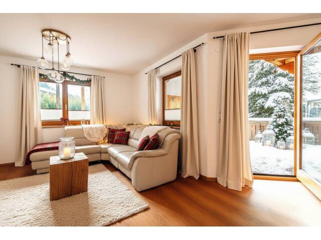 Immobilie in Eben am Achensee - 179 m² Wohnraum im Bungalowstil - ebenerdige Eigentumswohnung mit Wintergarten, Garage und in unmittelbarer SEENÄHE - Bild 2