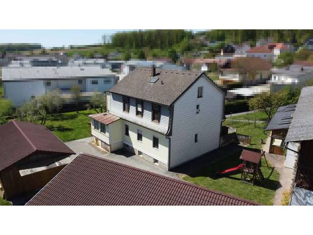 Immobilie in Bad Tatzmannsdorf - Großzügiges Wohnhaus mit vielseitiger Raumaufteilung im Zentrum von Bad Tatzmannsdorf - Bild 0
