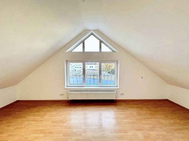 Immobilie in Steyr - Zentrale Dachgeschosswohnung in Steyr - 102 m² Wohnkomfort mit perfekter Infrastruktur - Bild 3