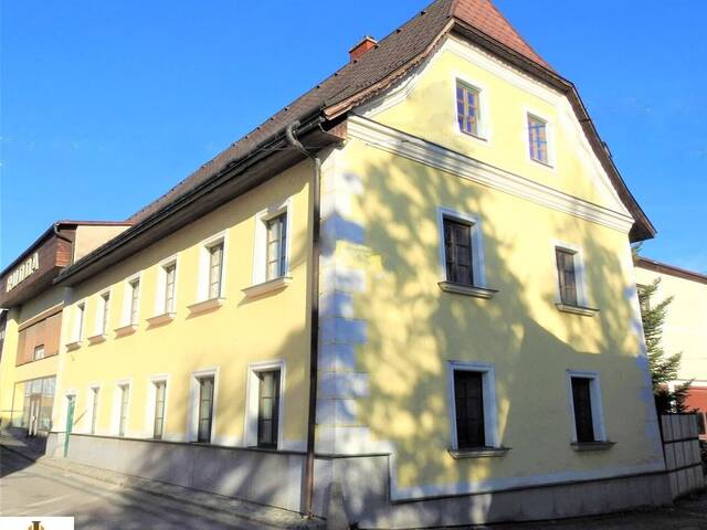 Immobilie in Heidenreichstein - Sehr gepflegtes und schönes Herrenstadthaus mit über 300-jähriger Adelsgeschichte in Heidenreichstein im idyllischen Waldviertel! - Bild 1