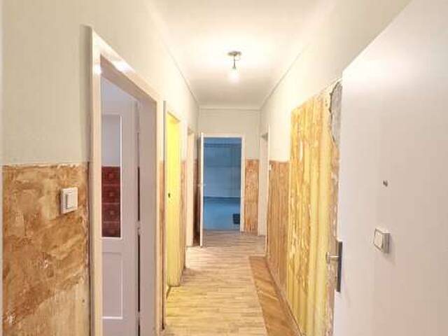 Immobilie in Purkersdorf - Sanierungsbedürftige 4-Zimmer Wohnung in perfekter Kombination aus Stadt und Land! - Bild 2