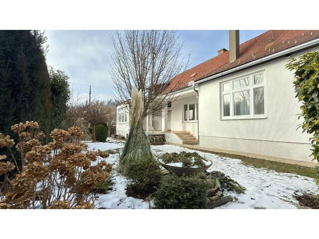 Immobilie in Kobersdorf - LIEBEVOLL RENOVIERTES STRECKHAUS MIT CHARMANTEM, UNEINSEHBAREM GARTEN - Bild 0