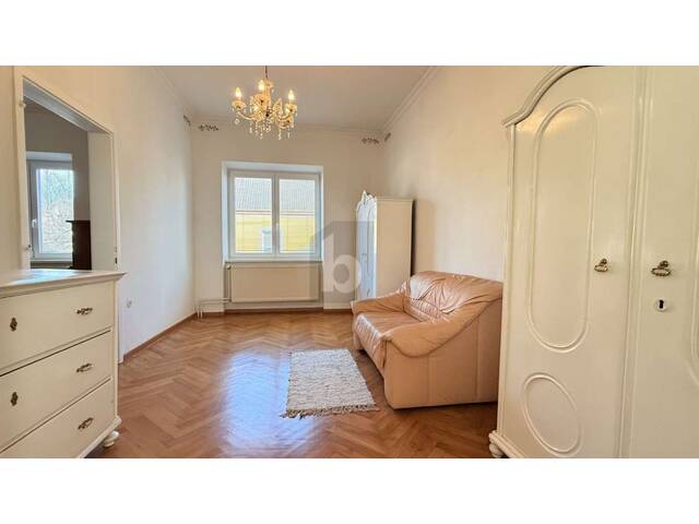 Immobilie in Kobersdorf - LIEBEVOLL RENOVIERTES STRECKHAUS MIT CHARMANTEM, UNEINSEHBAREM GARTEN - Bild 2