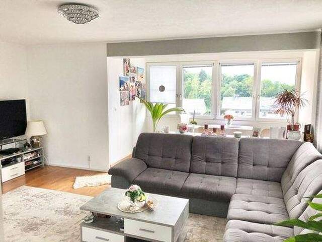 Immobilie in Gmunden - Sonnige 3-Zimmer-Wohnung mit Blick auf das umliegende Gebirge - Bild 1