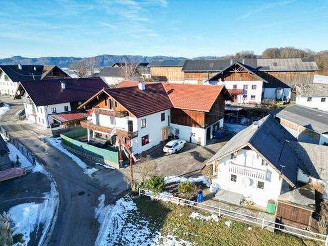 Immobilie in Perwang am Grabensee - Charmantes Wohn- und Reiterensemble auf ca. 5.270 m² - Ihr privates Refugium im Seenland - Bild 0