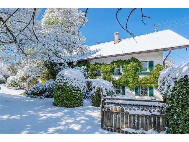 Immobilie in St. Georgen im Attergau - Salzkammergut-Chic! Charmantes Bauernhaus in Atterseenähe - Bild 1