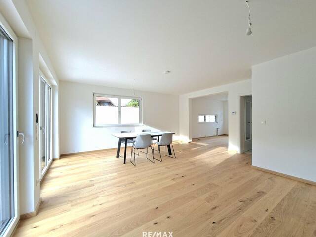 Immobilie in Wien - Erstbezug - geräumige Doppelhaushälfte in ruhiger Lage in Essling - Bild 0