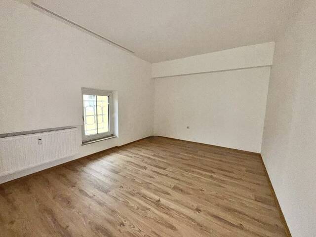 Immobilie in Lambach - Charmante, renovierte 3-Zimmer-Wohnung mit Einbauküche - sofort bezugsbereit! - Bild 1