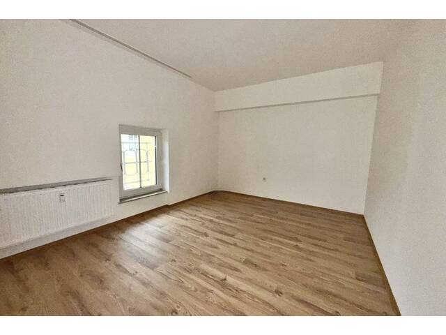 Immobilie in Lambach - Charmante, renovierte 3-Zimmer-Wohnung mit Einbauküche - sofort bezugsbereit! - Bild 4