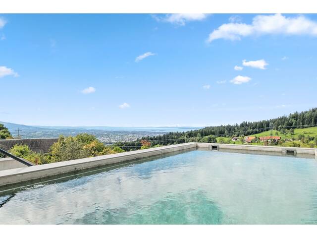 Immobilie in Bildstein - Wohnen mit Weitblick – Eckreihenhaus mit Pool und Bodenseepanorama - Bild 1