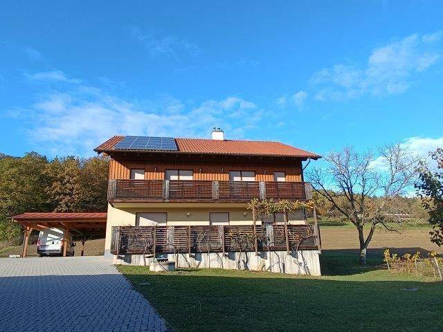 Immobilie in Kukmirn - 1,8 ha arrondierte Grundfläche, 5 Grundstücke, 1 komfortabler, vielseitiger, hochwertiger Neubau im sonnigen Südburgenland - für ein Leben und Arbeiten im Grünen - Bild 2