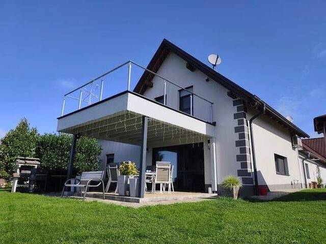 Immobilie in Mogersdorf - Exklusives Wohnensemble im sonnigen Südburgenland: Zwei Wohneinheiten auf über 3.500 m² Grund - Bild 0