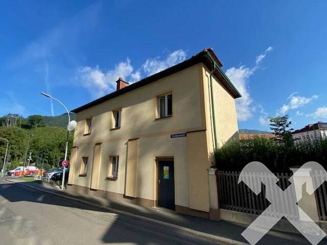 Immobilie in Leoben - Zentral und ordentlich! Wohnhaus in Leoben - Toplage im Uni-Viertel mit Grünfläche & Parkplätzen - Bild 0