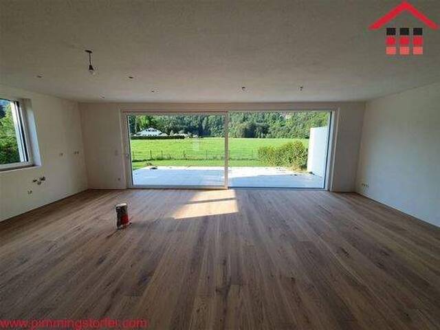 Immobilie in St. Lorenz - Exklusives Reihenhaus mit Badeplatz am Mondsee - Bild 1