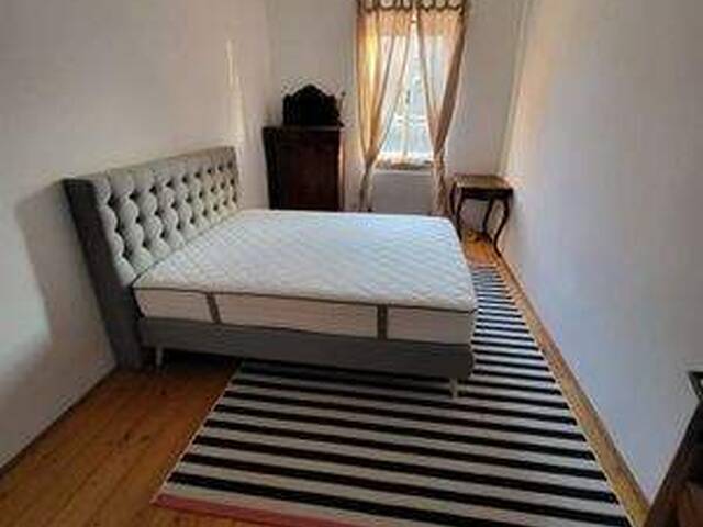 Immobilie in St. Lorenz - Historische Villa am Mondsee mit Badeplatz - Bild 2