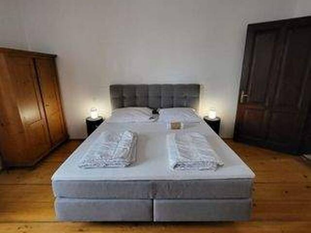 Immobilie in St. Lorenz - Historische Villa am Mondsee mit Badeplatz - Bild 3