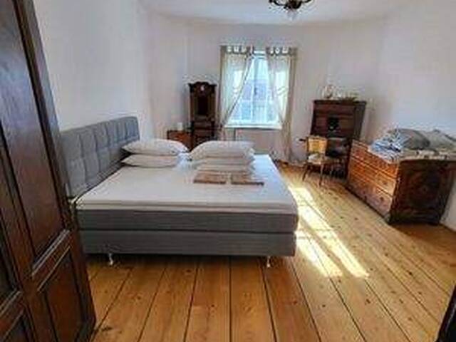 Immobilie in St. Lorenz - Historische Villa am Mondsee mit Badeplatz - Bild 4