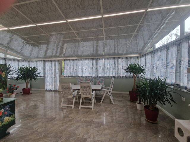 Immobilie in Würnitz - VIEL PLATZ BIETET DIESES HOCHWERTIGE WOHNJUWEL IN AUSGEZEICHNETER WOHNLAGE MIT INDOORPOOL, SAUNA, TRAUMHAFTEM WINTERGARTEN UND HERRLICHEM GARTEN SAMT ALTBAUMBESTAND - Bild 3
