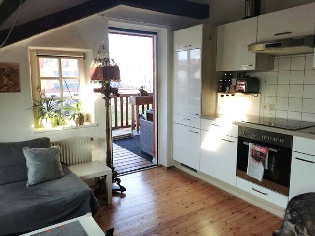 Immobilie in Ilz - * * Wunderschöne 2-Zimmer-Dachgeschoßwohnung mit großem Balkon und Carportplatz in idyllischer Lage! * * - Bild 1