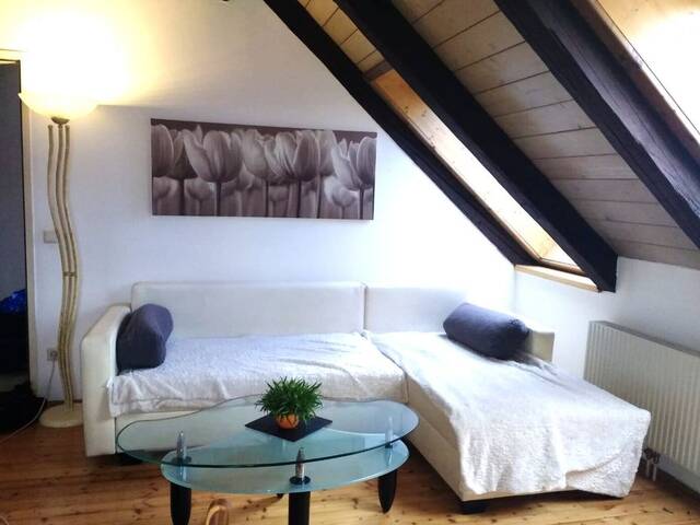 Immobilie in Ilz - * * Wunderschöne 2-Zimmer-Dachgeschoßwohnung mit großem Balkon und Carportplatz in idyllischer Lage! * * - Bild 2