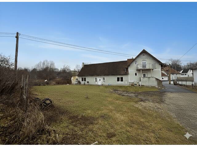 Immobilie in Fürstenfeld - Hier können Sie sich verwirklichen: Großzügiges Familienidyll mit 2.249m² Grünfläche in Bestlage - Bild 0