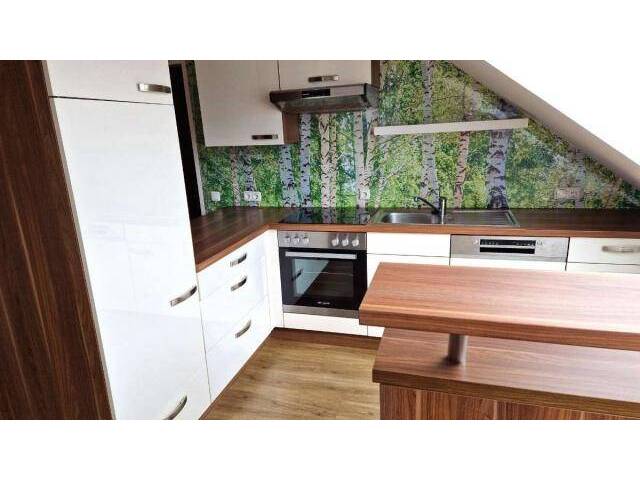 Immobilie in Tamsweg - Renovierte 3 Zimmer Dachgeschosswohnung mit Balkon und Garage - Bild 0