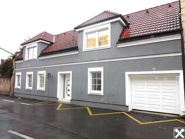 Immobilie in Bruck an der Leitha - Belagsfertiges - saniertes Einfamilienhaus - Bild 0