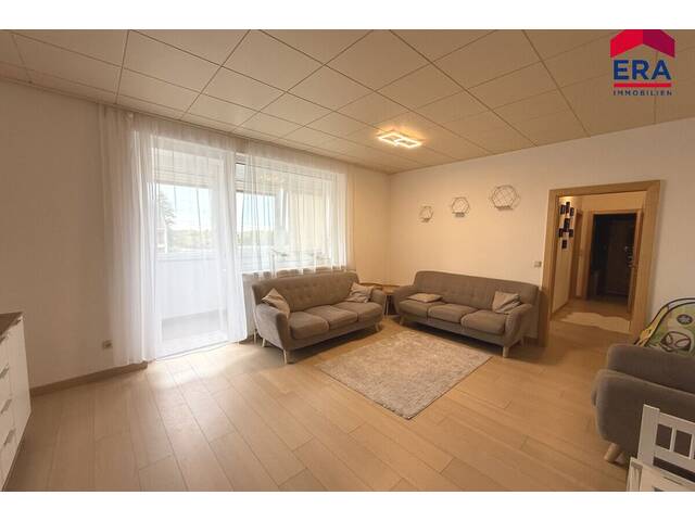 Immobilie in Laa an der Thaya - Neuer Preis: Ankommen & wohlfühlen - Sanierte Eigentumswohnung mit Loggia im Herzen von Laa/ Thaya - Bild 3