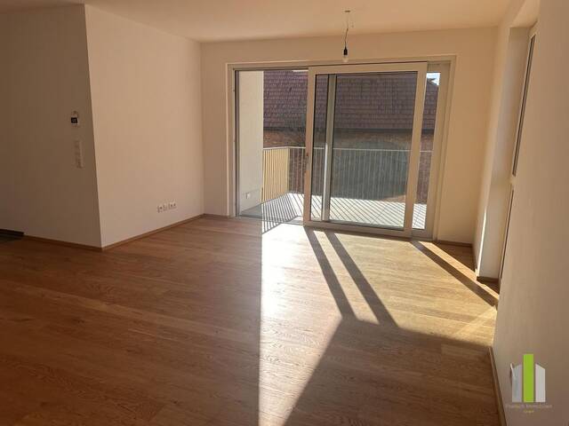 Immobilie in Pinsdorf - Lichtdurchflutete 4-Zimmer-Terrassenwohnung mit Blick ins Grüne - Bild 1