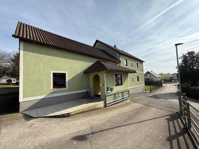 Immobilie in Petzenkirchen - Modernisiertes Wohnhaus Zinshaus Nähe Wieselburg - Bild 2