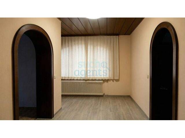 Immobilie in Hernstein - Neuer Preis! Imposantes Wohnobjekt mit insgesamt ca. 640m², großer Panoramaterrasse und Garagen - Bild 2