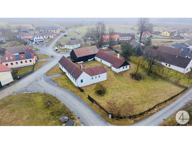 Immobilie in Harth - gut erhalten und teils renovierter Vierkanthof - 6 Minuten nach Geras - großes Grundstück 2601m² - Brunnen am Grund - Bild 1