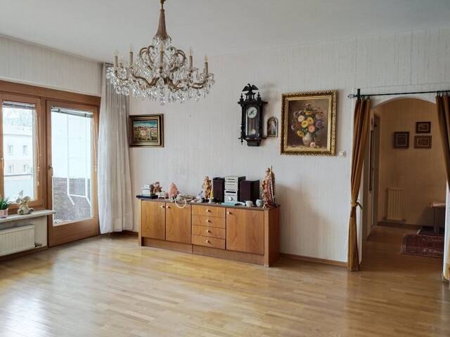 Immobilie in Steyr - R E S E R V I E R T! Großzügige 4,5-Zimmer-Wohnung mit Loggia in zentraler Ruhelage! - Bild 2