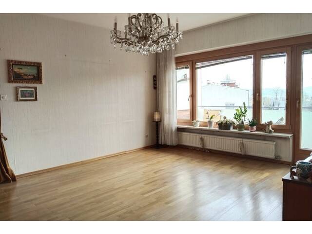 Immobilie in Steyr - R E S E R V I E R T! Großzügige 4,5-Zimmer-Wohnung mit Loggia in zentraler Ruhelage! - Bild 4